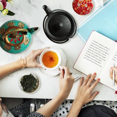 DiviniThé : l'atelier thé et écriture est là pour vous aider à franchi le pas de l'écriture en vous appuyant sur une approche sensorielle et en dégustant des thés surprenants !